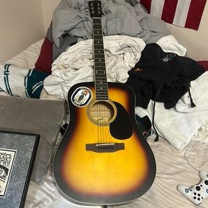 Acoustic guitar in perfect condition